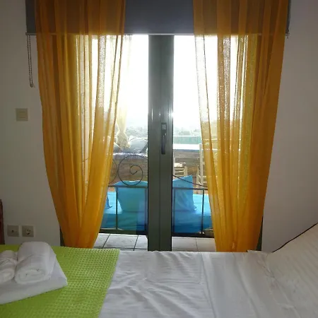 With Amazing Sunset View And Vourkari Bay 아파트